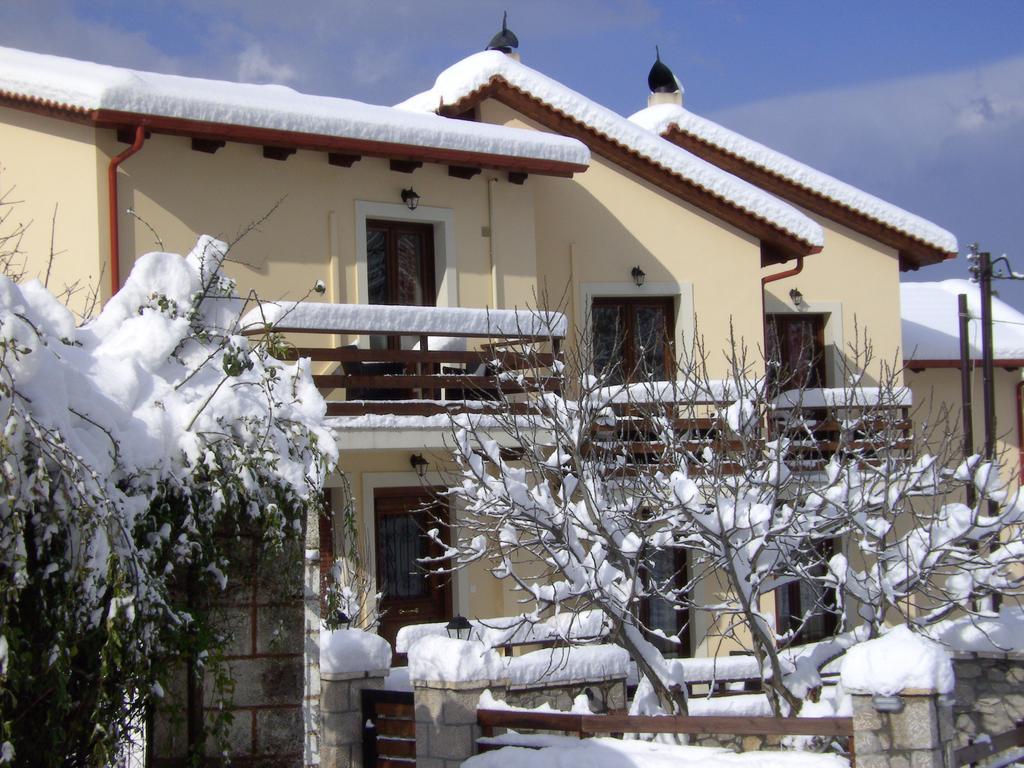 Dryas Guesthouse Полидросос Екстериор снимка