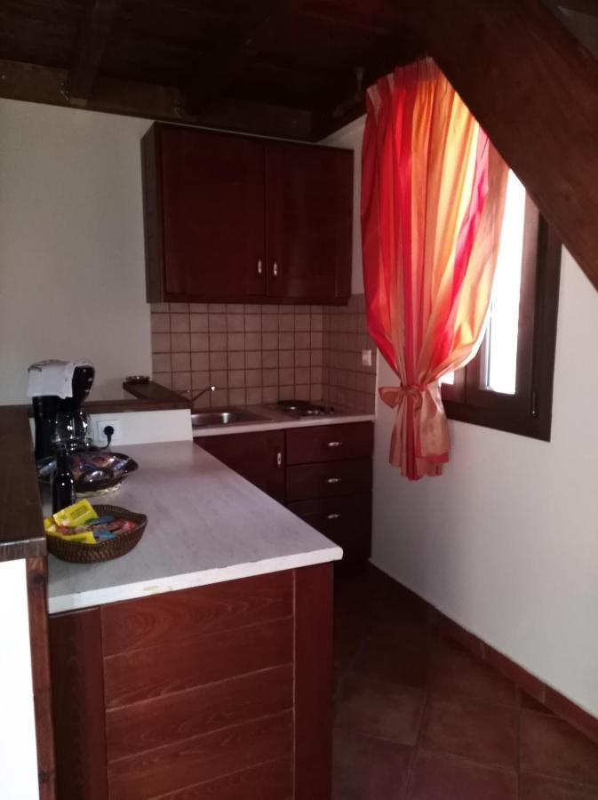 Dryas Guesthouse Полидросос Екстериор снимка